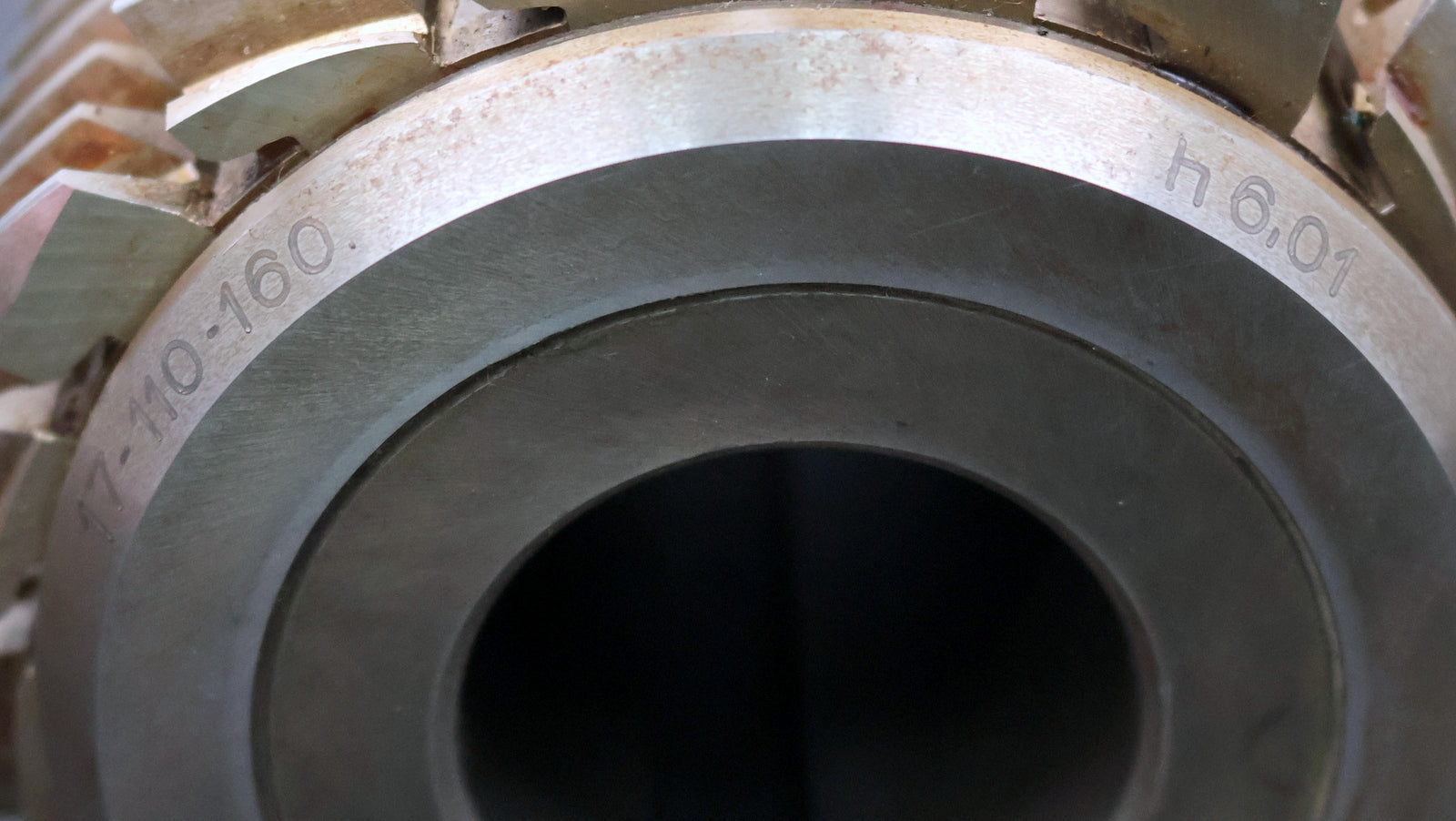 Bild des Artikels Zahnrad-Wälzfräser-gear-hob-m=-2,5mm-20°-EGW-Ø111x176xØ40mm-mit-LKN