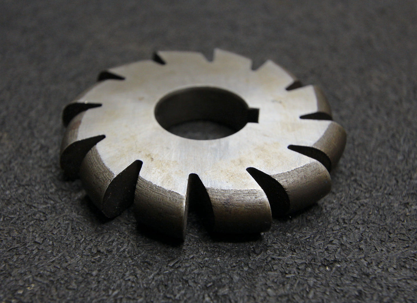 Halbrund-Formfräser konvex Radiusfräser Radius 5,5mm - 70x11x22mm 12 Spannuten