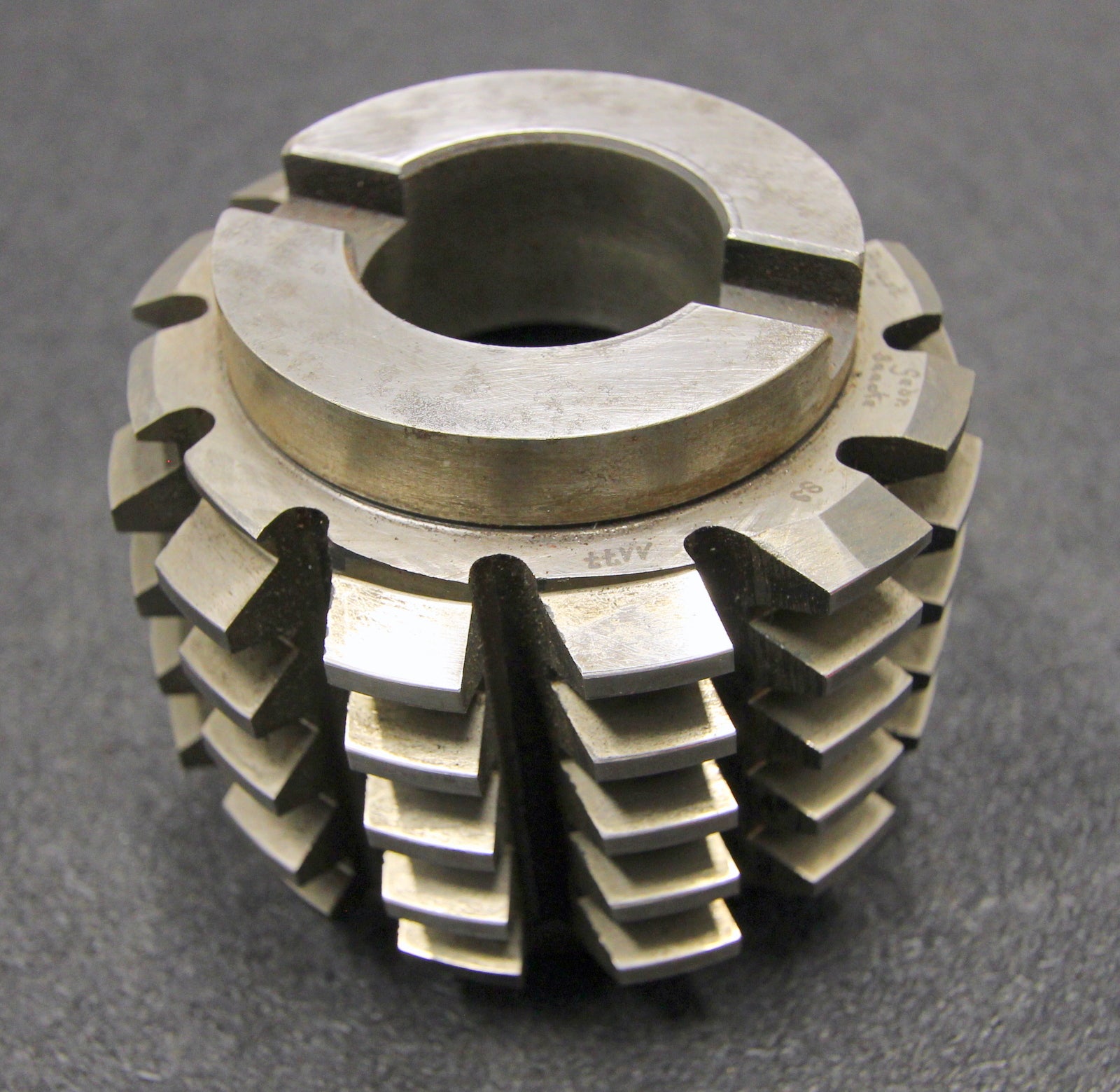 Bild des Artikels SAACKE-Vollstahlwälzfräser-gear-hob-m-=-4mm-20°-EGW-Ø100x90xØ40mm-mit-Quernut