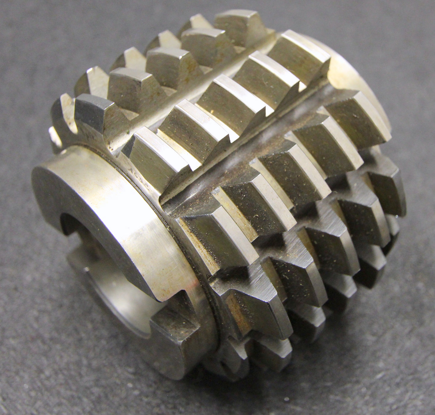 Bild des Artikels SAACKE-Vollstahlwälzfräser-gear-hob-m-=-4mm-20°-EGW-Ø100x90xØ40mm-mit-Quernut