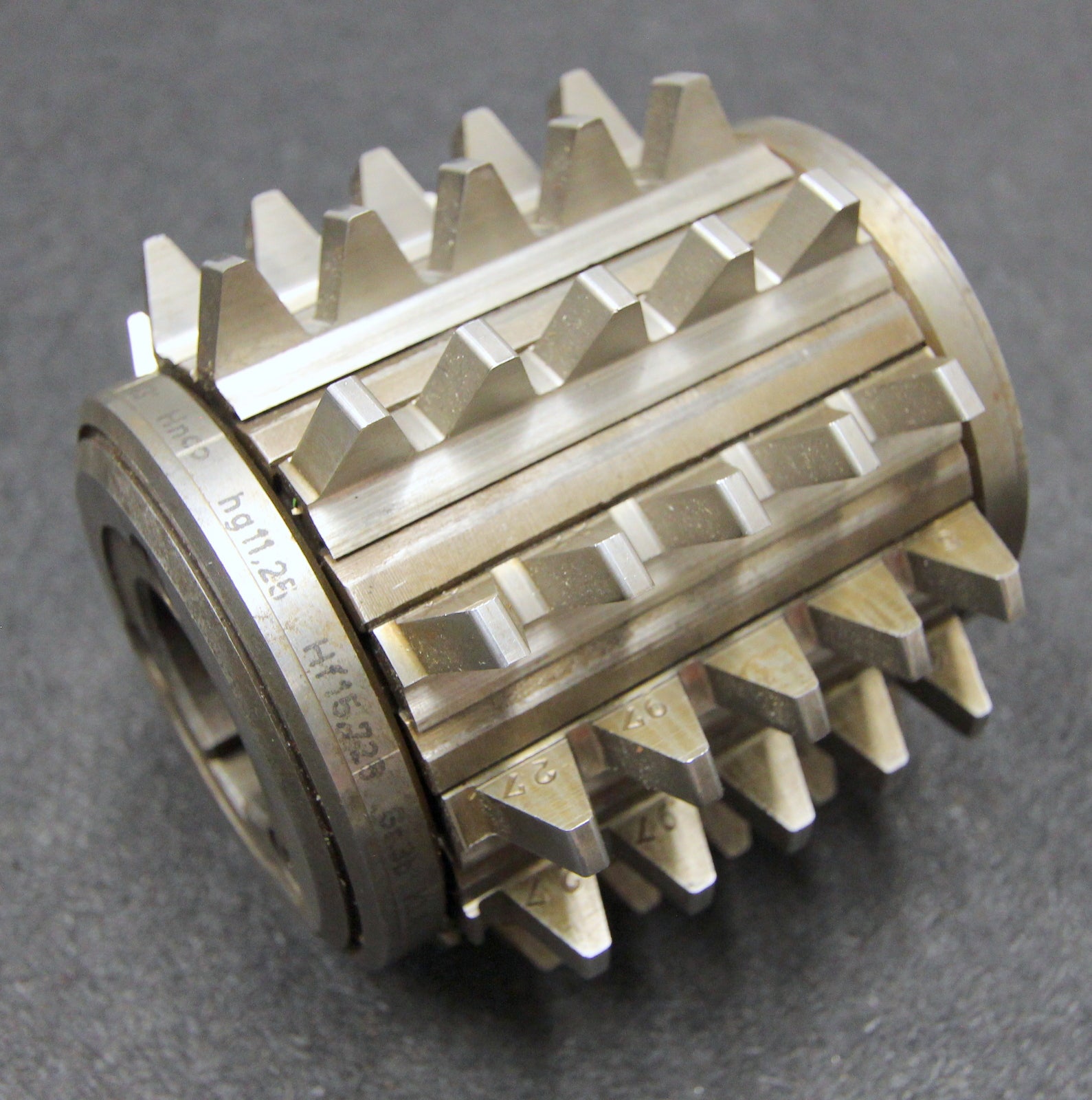Bild des Artikels KLINGELNBER-Stollenwälzfräser-involute-spline-hob-m-=-5mm-BP-II-nach-DIN3972