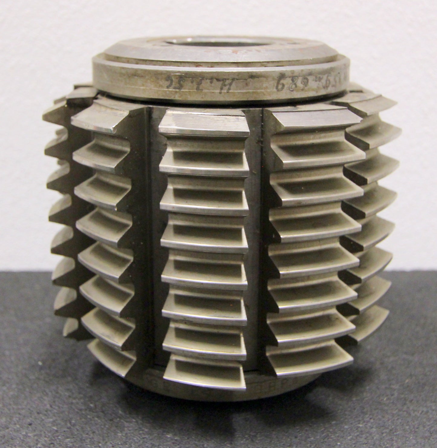 Bild des Artikels KLINGELNBERG-Stollenwälzfräser-involute-spline-hob-m=-4mm-20°-EGW-Ø140x135xØ40mm