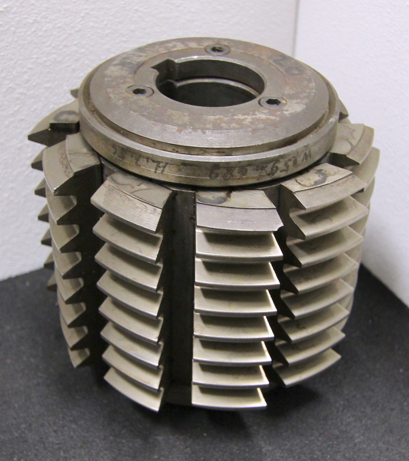 Bild des Artikels KLINGELNBERG-Stollenwälzfräser-involute-spline-hob-m=-4mm-20°-EGW-Ø140x135xØ40mm