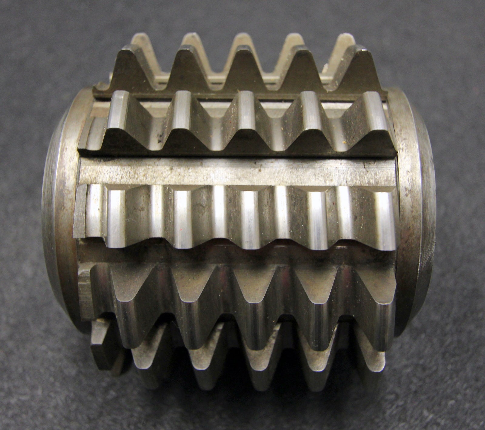 Bild des Artikels SAAZOR-Stollenwälzfräser-involute-spline-hob-m-=-5mm-20°-EGW-Ø110x110xØ32mm