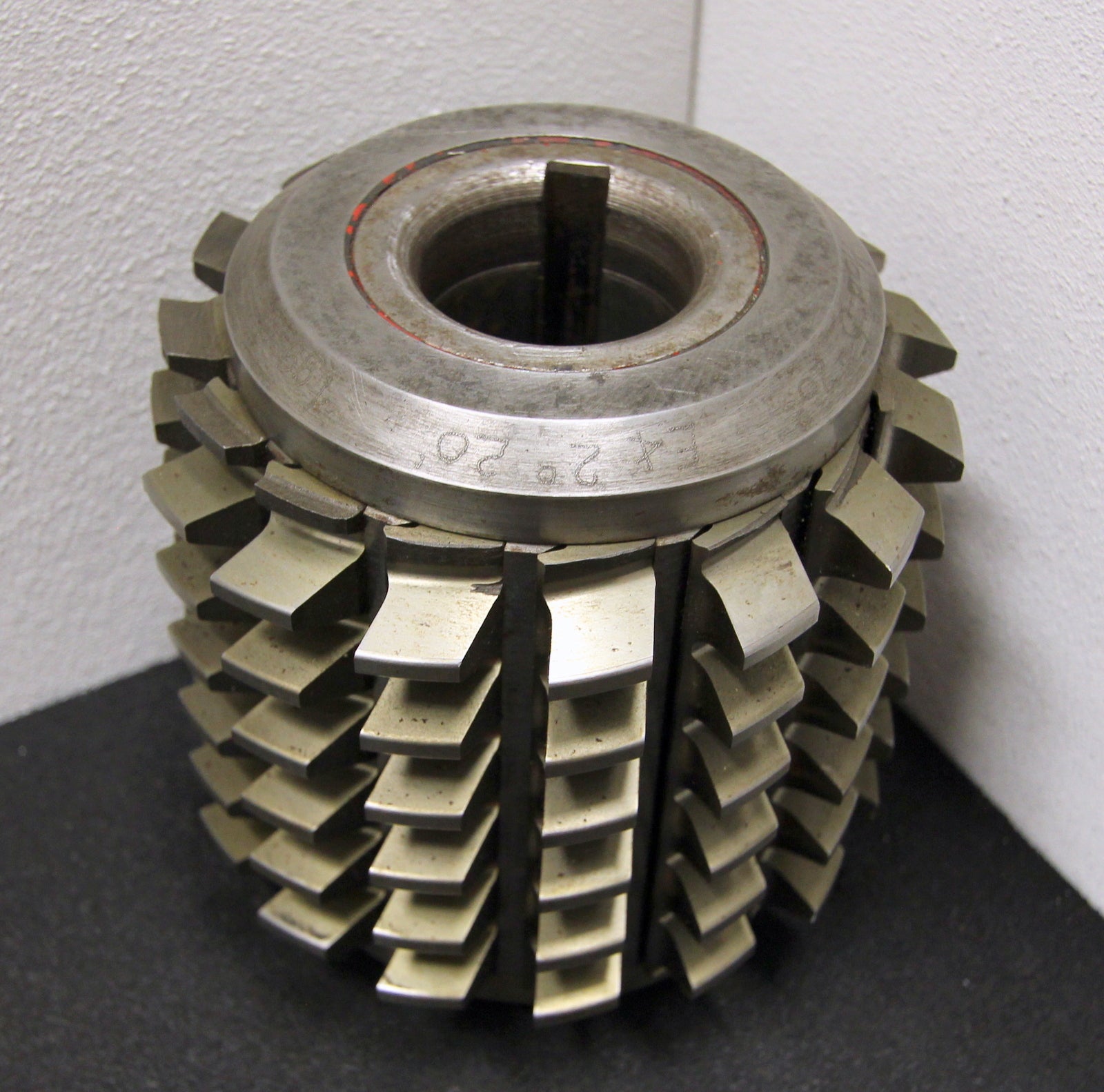 Bild des Artikels SAAZOR-Stollenwälzfräser-involute-spline-hob-m-=-5mm-BPI-nach-DIN3972-20°-EGW