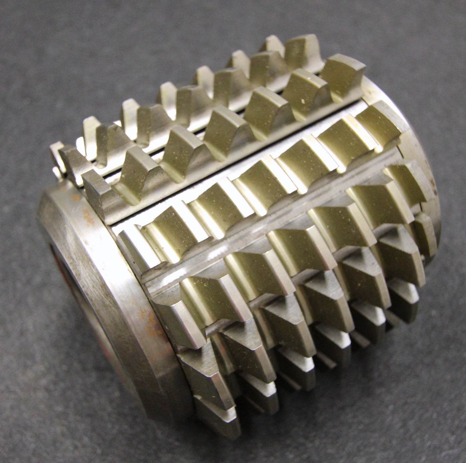 Bild des Artikels SAAZOR-Stollenwälzfräser-involute-spline-hob-m-=-5mm-BPI-nach-DIN3972-20°-EGW