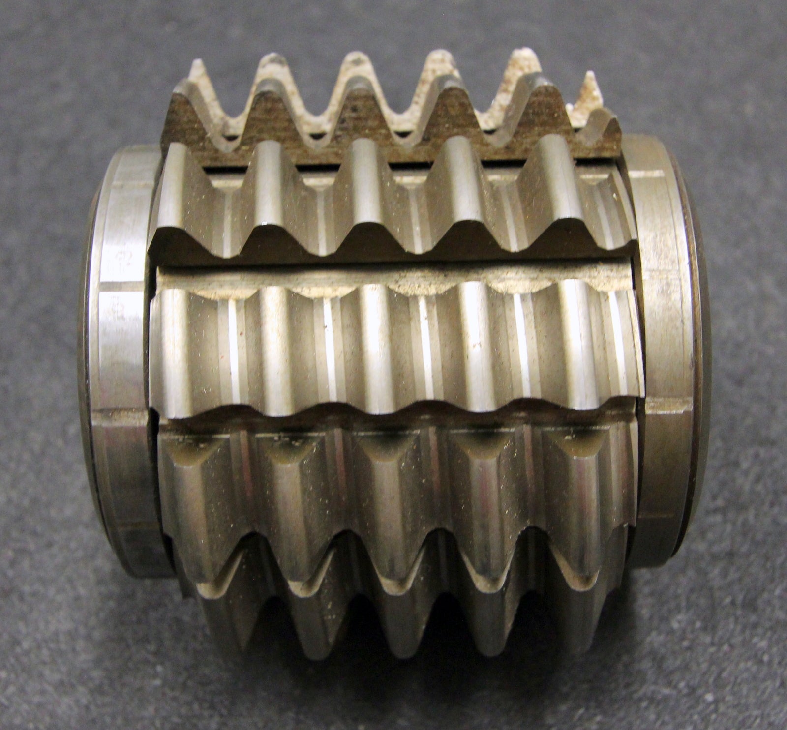 Bild des Artikels KLINGELNBERG-Stollenwälzfräser-involute-spline-hob-m-=-5mm-BP-III-nach-DIN3972