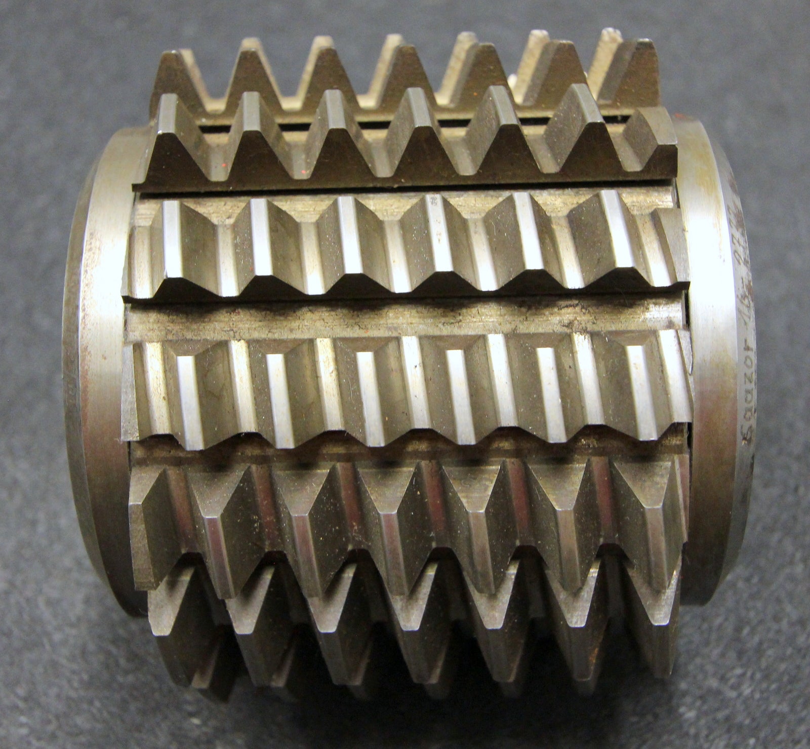 Bild des Artikels SAAZOR-Stollenwälzfräser-involute-spline-hob-m=-4mm-BP-III-nach-DIN3972
