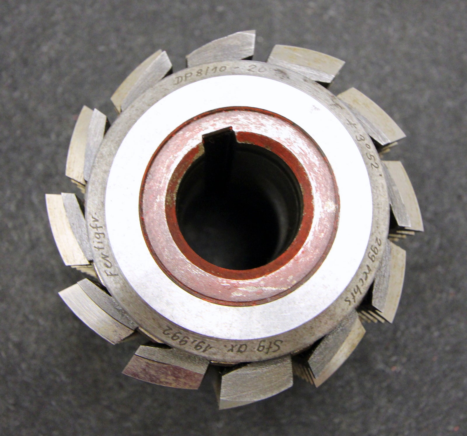 Bild des Artikels SAAZOR-Stollenwälzfräser-involute-spline-hob--DP8/10-20°-EGW-12-Spannuten