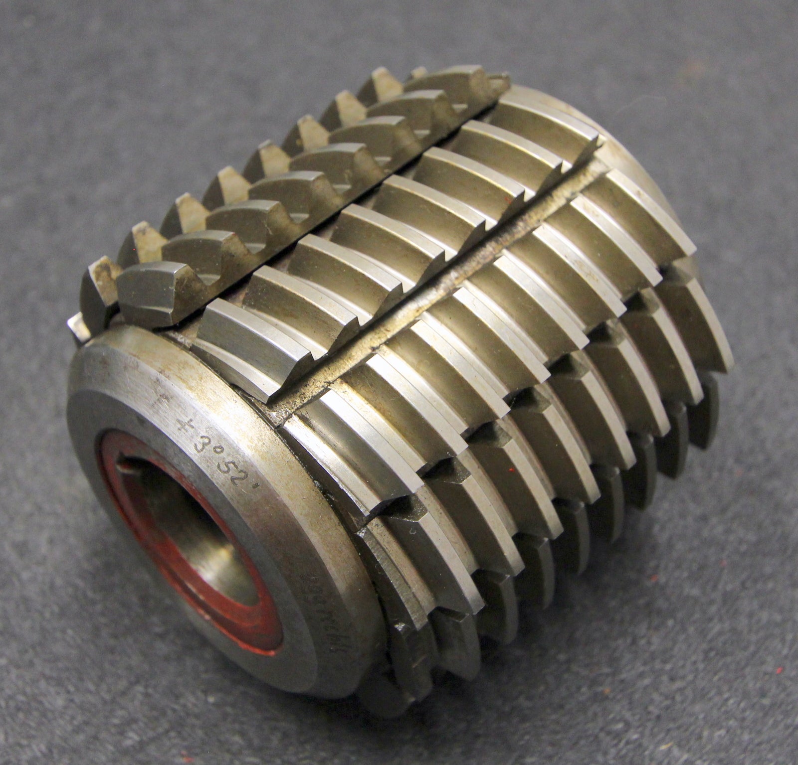 Bild des Artikels SAAZOR-Stollenwälzfräser-involute-spline-hob--DP8/10-20°-EGW-12-Spannuten