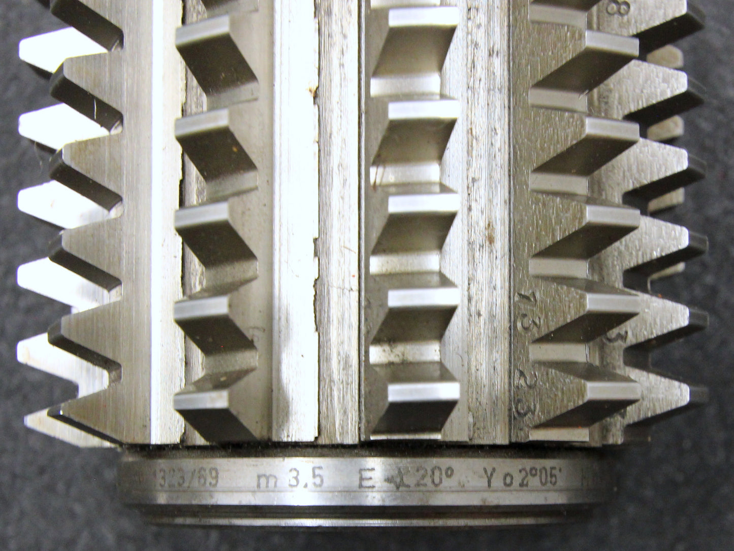 Bild des Artikels KLINGELNBERG-Stollenwälzfräser-involute-spline-hob-Fertigfräser-m-=-3,5mm-BPII