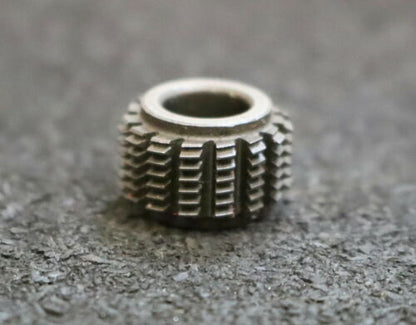MIKRON Wälzfräser No. 75182 - Ø16x10xØ8mm 1gg. Rechts 15 Spanuten