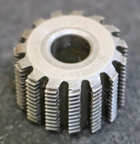 MIKRON Wälzfräser No. 73566 - Ø24x15xØ8mm 1gg. Rechts 15 Spanuten
