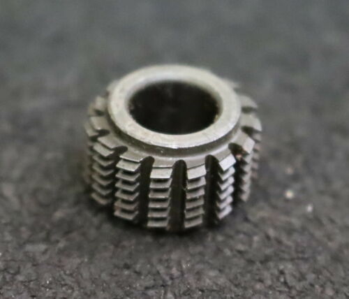 MIKRON Wälzfräser No. 75182 - Ø16x10xØ8mm 1gg. Rechts 15 Spanuten