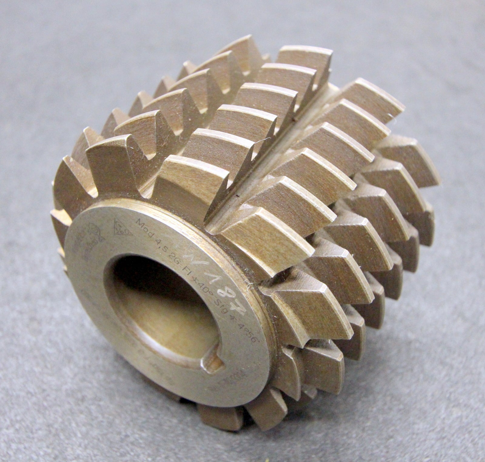 Bild des Artikels KLINGELNBERG-Vollstahlwälzfräser-gear-hob-m-=-4,5mm-20°-EGW-Ø115x90xØ40mm-2gg.-R