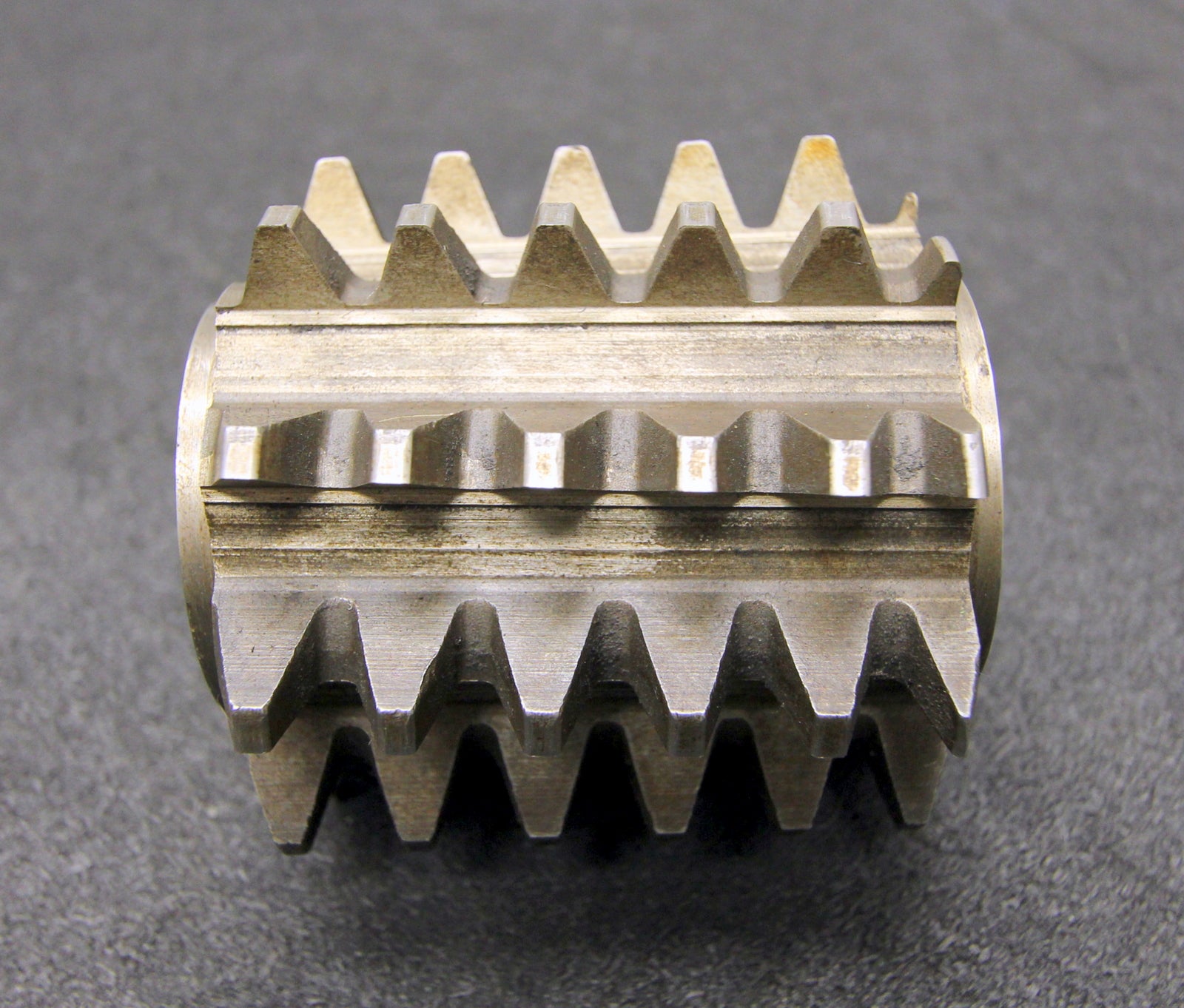 Bild des Artikels J.E.-REINECKER-Vollstahlwälzfräser-gear-hob-m-=-4,5mm-20°-EGW-Ø80x85xØ27mm-LKN