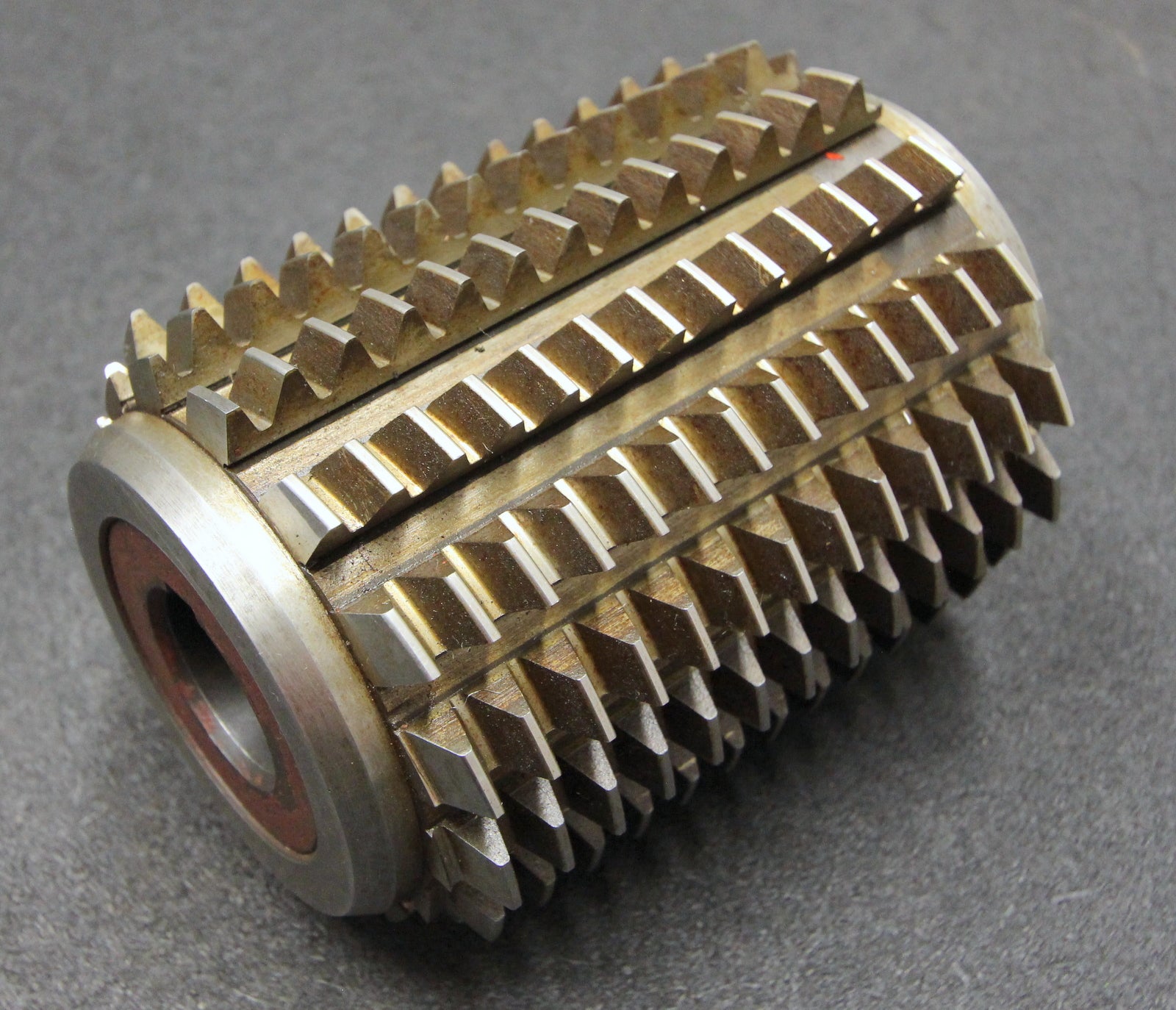 Bild des Artikels SAAZOR-Stollenwälzfräser-involute-spline-hob-Vorfräser-DP8-m-=-3,18mm-BPIII