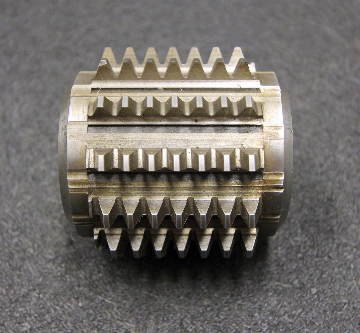 Bild des Artikels SAAZOR-Vollstahlwälzfräser-involute-spline-hob-m-=-2mm-BP-I-DIN3972-Ø60x65xØ22mm
