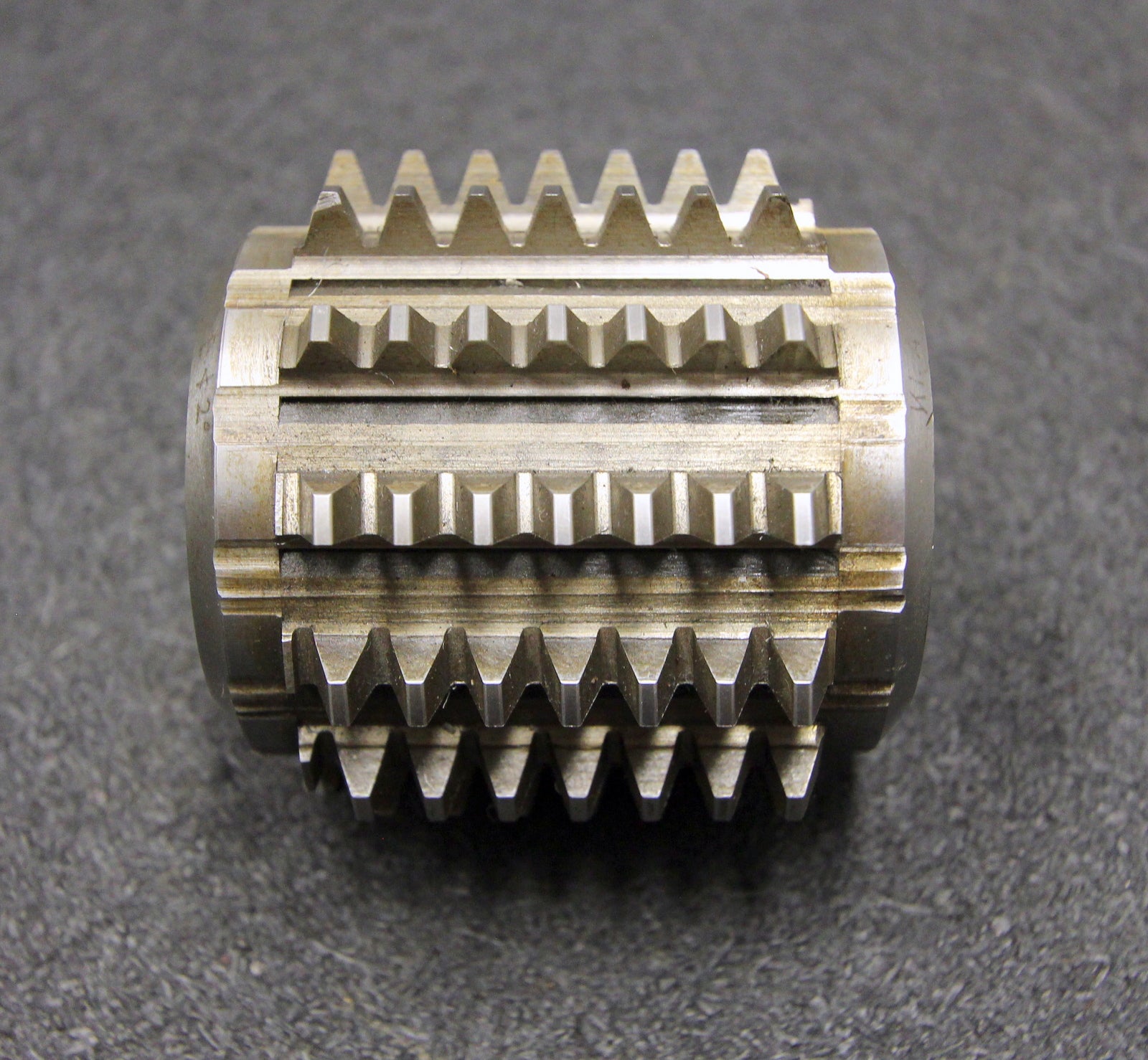 Bild des Artikels SAAZOR-Vollstahlwälzfräser-involute-spline-hob-m-=-2mm-BP-I-DIN3972-Ø60x65xØ22mm
