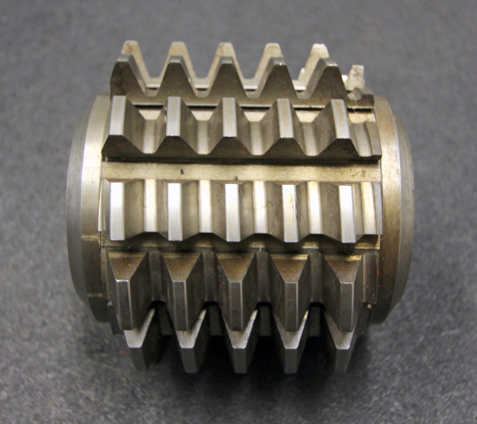 Bild des Artikels SAAZOR-Stollenwälzfräser-involute-spline-hob-Fertigfräser-m-=-5mm-Ø110x105xØ32mm