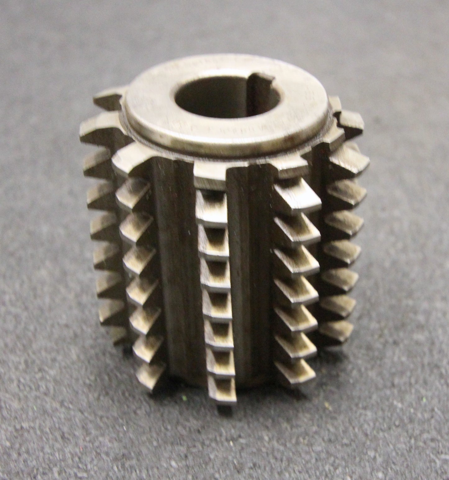 Bild des Artikels FETTE-Vollstahlwälzfräser-gear-hob-m-=-2,5mm-BP-II-DIN3972-20°-EGW-Ø65x65xØ22mm