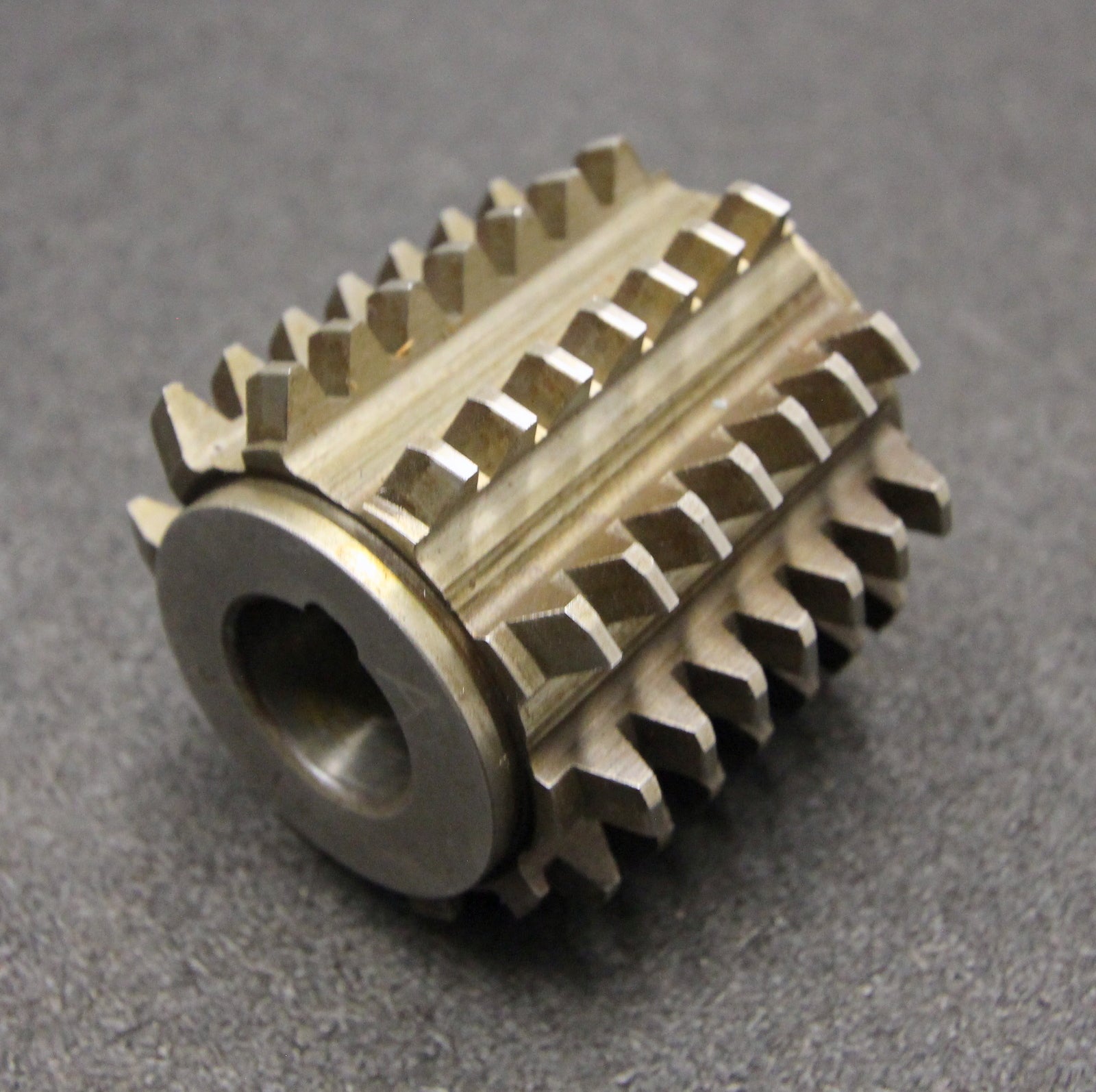 Bild des Artikels FETTE-Vollstahlwälzfräser-gear-hob-m-=-2,5mm-BP-II-DIN3972-20°-EGW-Ø65x65xØ22mm