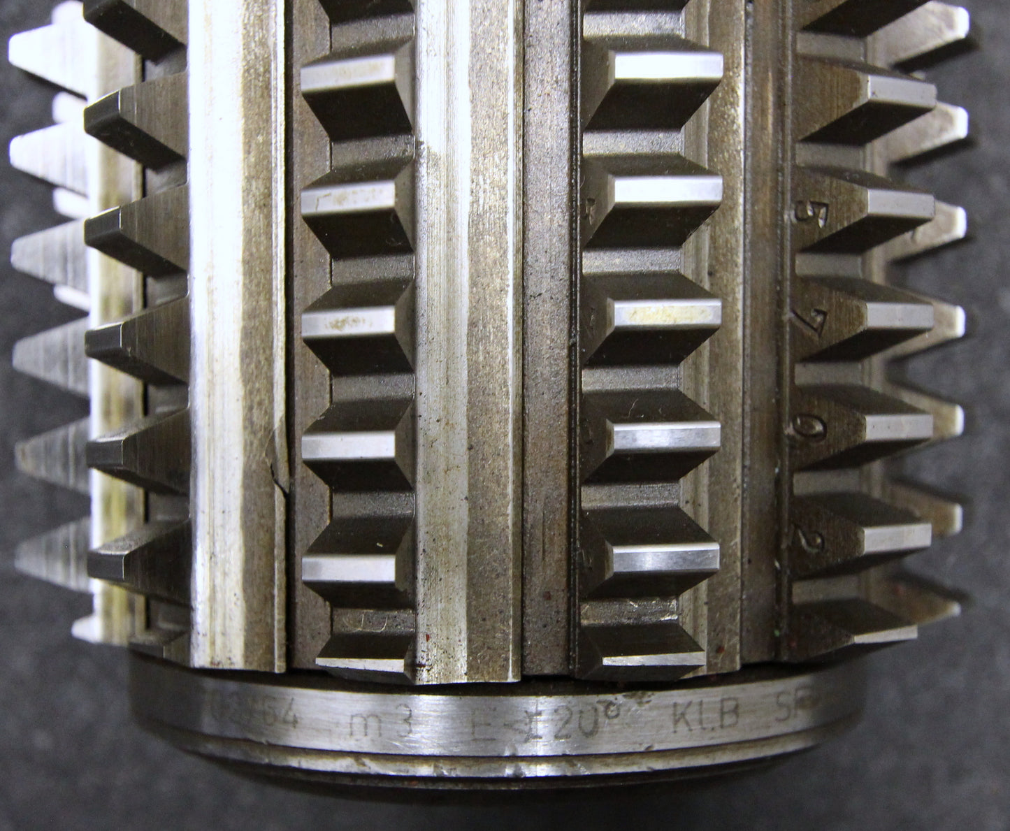 Bild des Artikels KLINGELNBERG-Stollenwälzfräser-involute-spline-hob-Fertigfräser-m-=-3mm-1gg.-R