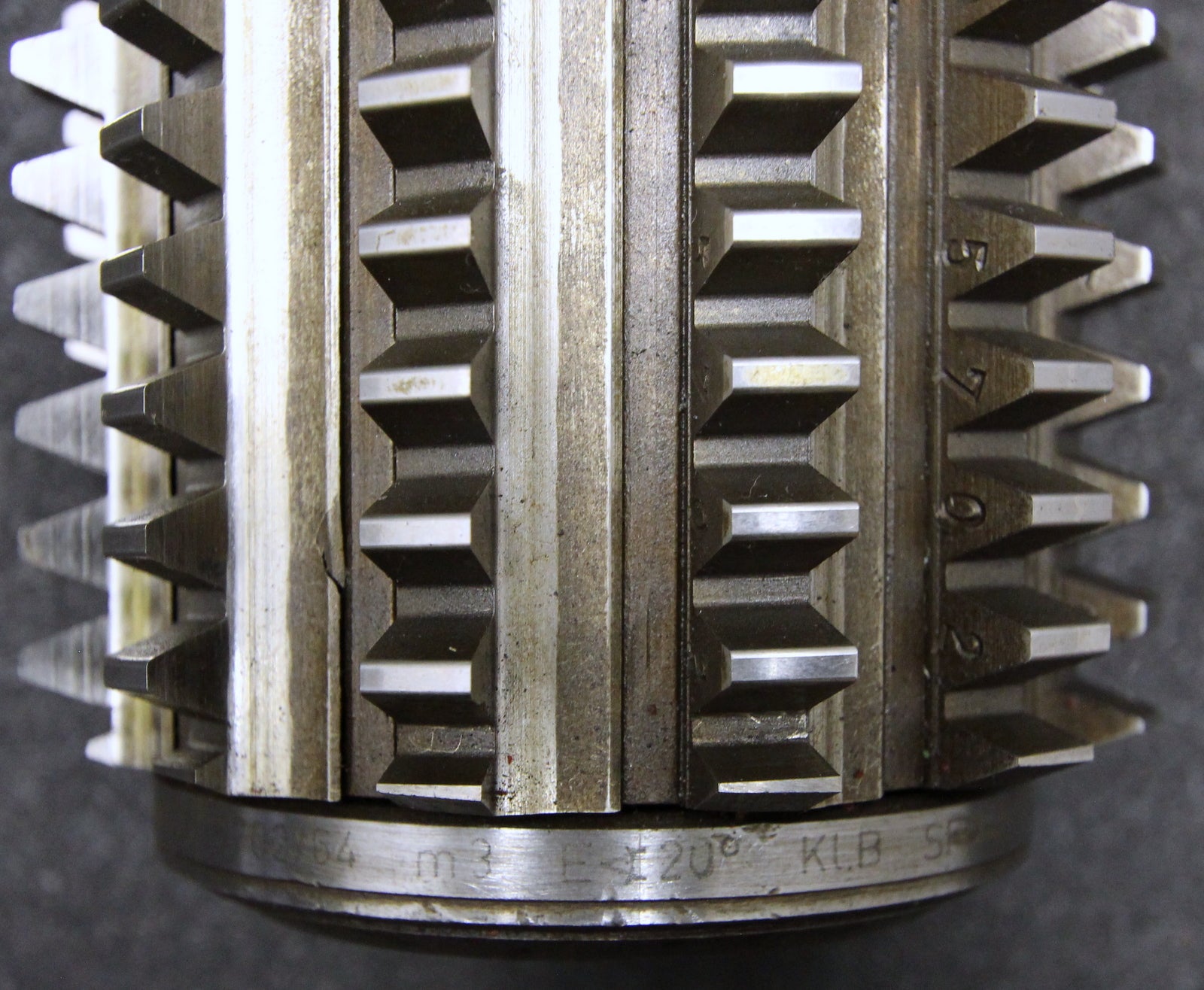 Bild des Artikels KLINGELNBERG-Stollenwälzfräser-involute-spline-hob-Fertigfräser-m-=-3mm-1gg.-R