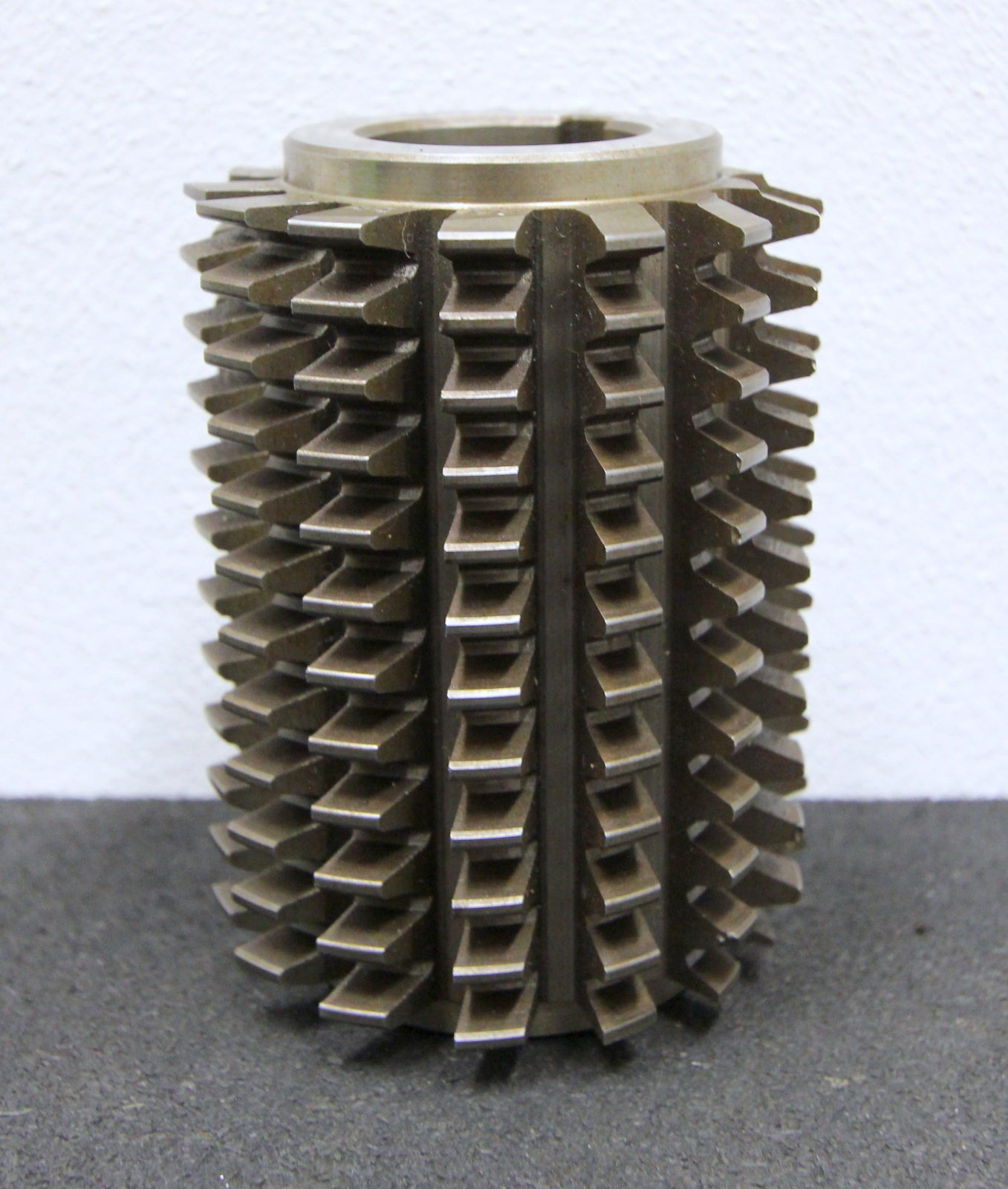 Bild des Artikels KLINGELNBERG-Vollstahlwälzfräser-gear-hob-DP9,9714-16°30´-EGW-Ø70x100xØ32mm