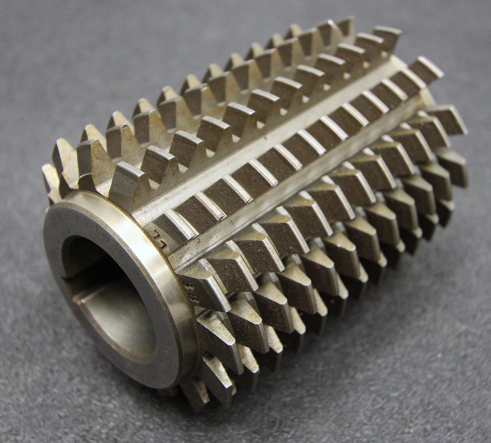 Bild des Artikels KLINGELNBERG-Vollstahlwälzfräser-gear-hob-DP9,9714-16°30´-EGW-Ø70x100xØ32mm