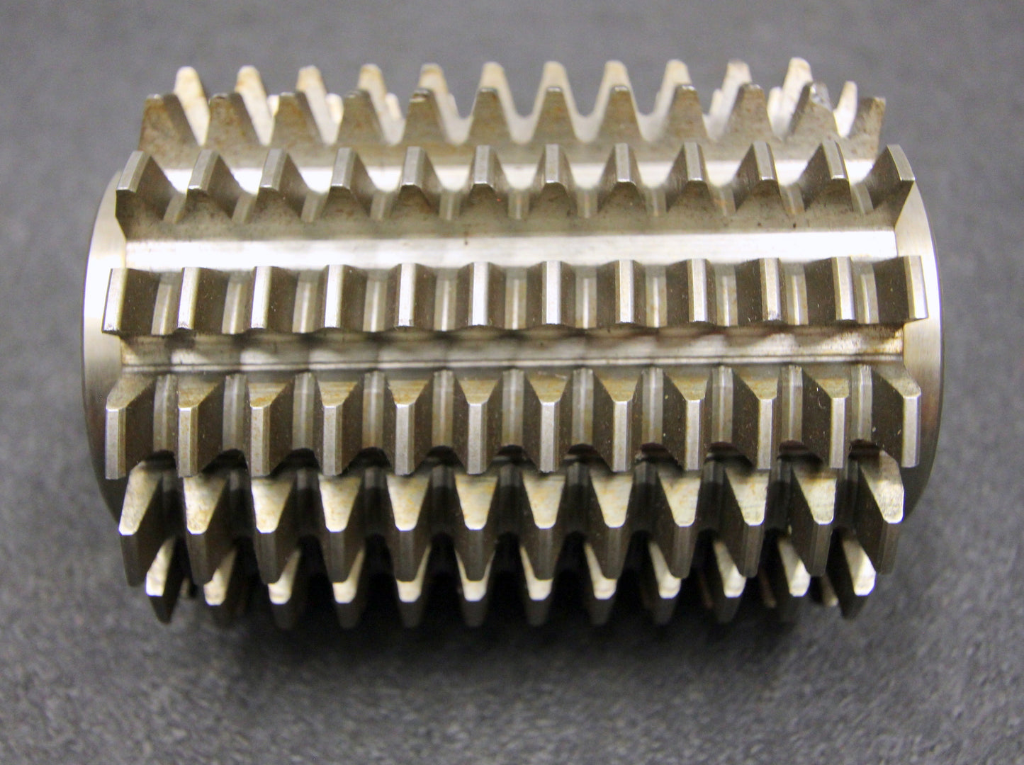 Bild des Artikels KLINGELNBERG-Vollstahlwälzfräser-gear-hob-DP9,9714-16°30´-EGW-Ø70x100xØ32mm