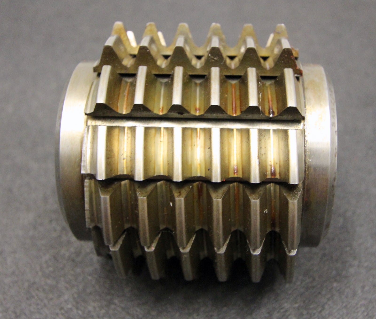 Bild des Artikels SAAZOR-Stollenwälzfräser-involute-spline-hob-m-=-3,6mm-19°50´-EGW-Ø95x90xØ32mm