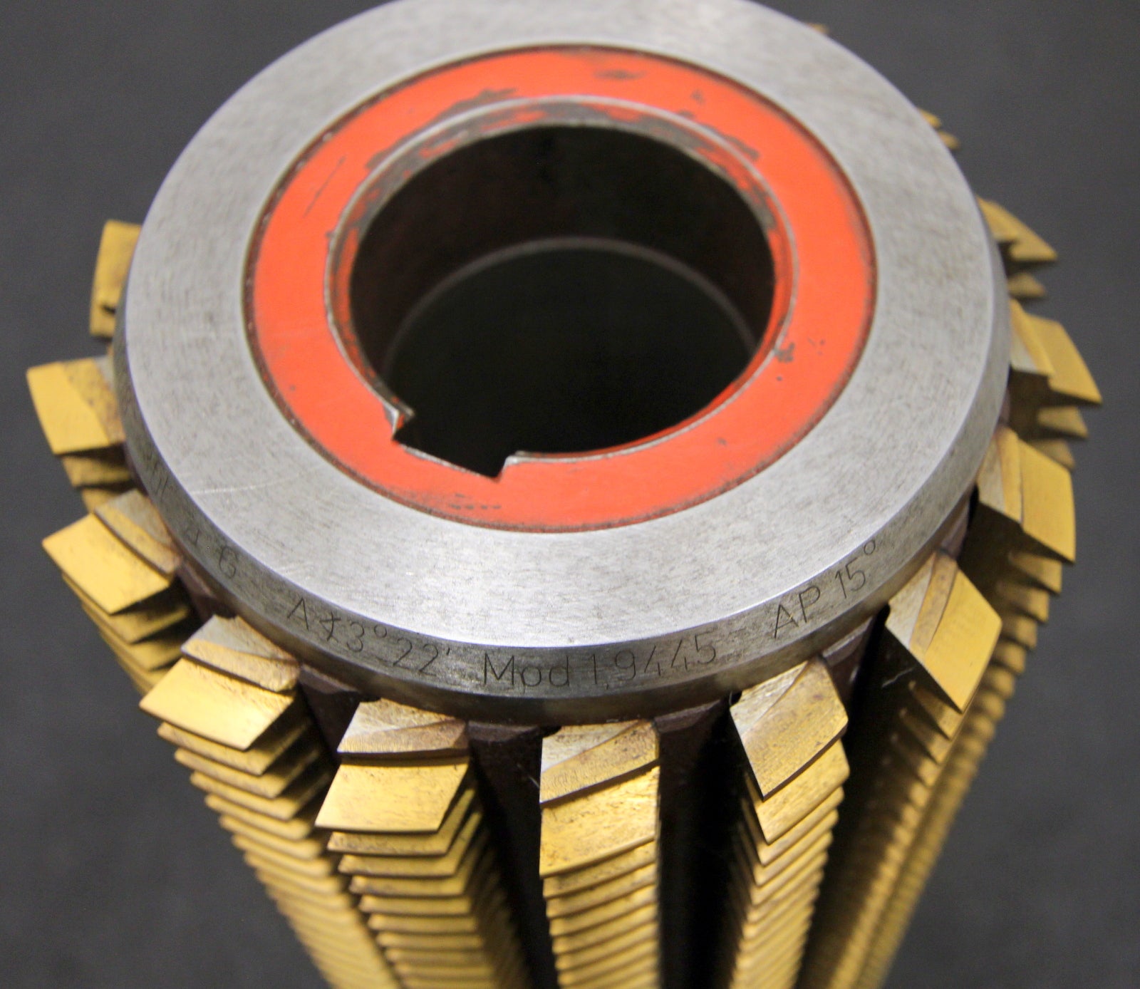 Bild des Artikels SAAZOR-Stollenwälzfräser-involute-spline-hob-m-=-1,9445mm-15°-EGW-Ø110x210xØ40mm