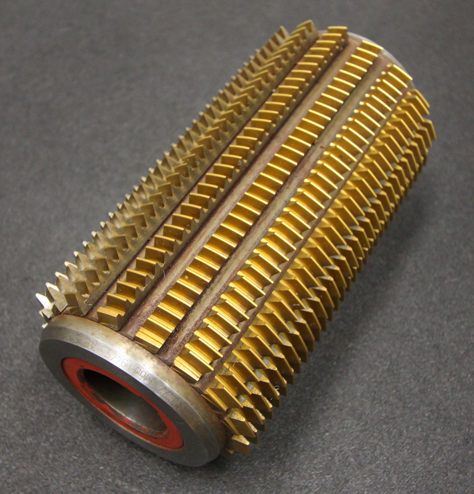 Bild des Artikels SAAZOR-Stollenwälzfräser-involute-spline-hob-m-=-1,9445mm-15°-EGW-Ø110x210xØ40mm