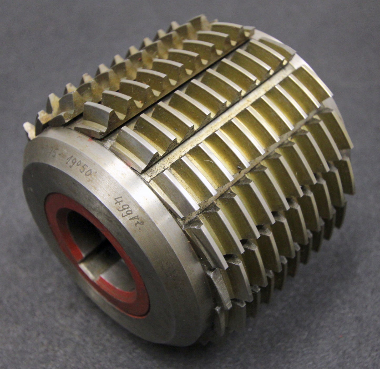 Bild des Artikels SAAZOR-Stollenwälzfräser-involute-spline-hob-Vorfräser-m=-2,75mm-19°50´-EGW