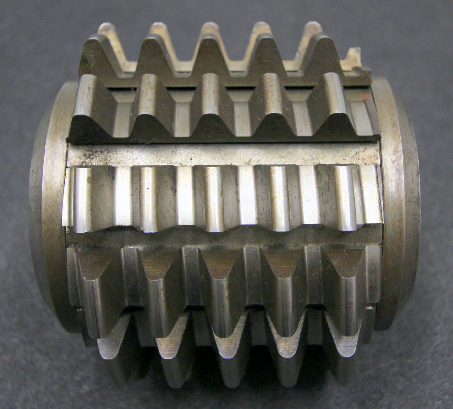 Bild des Artikels SAAZOR-Stollenwälzfräser-involute-spline-hob-Vorfräser-m-=-5mm-18°13´-EGW