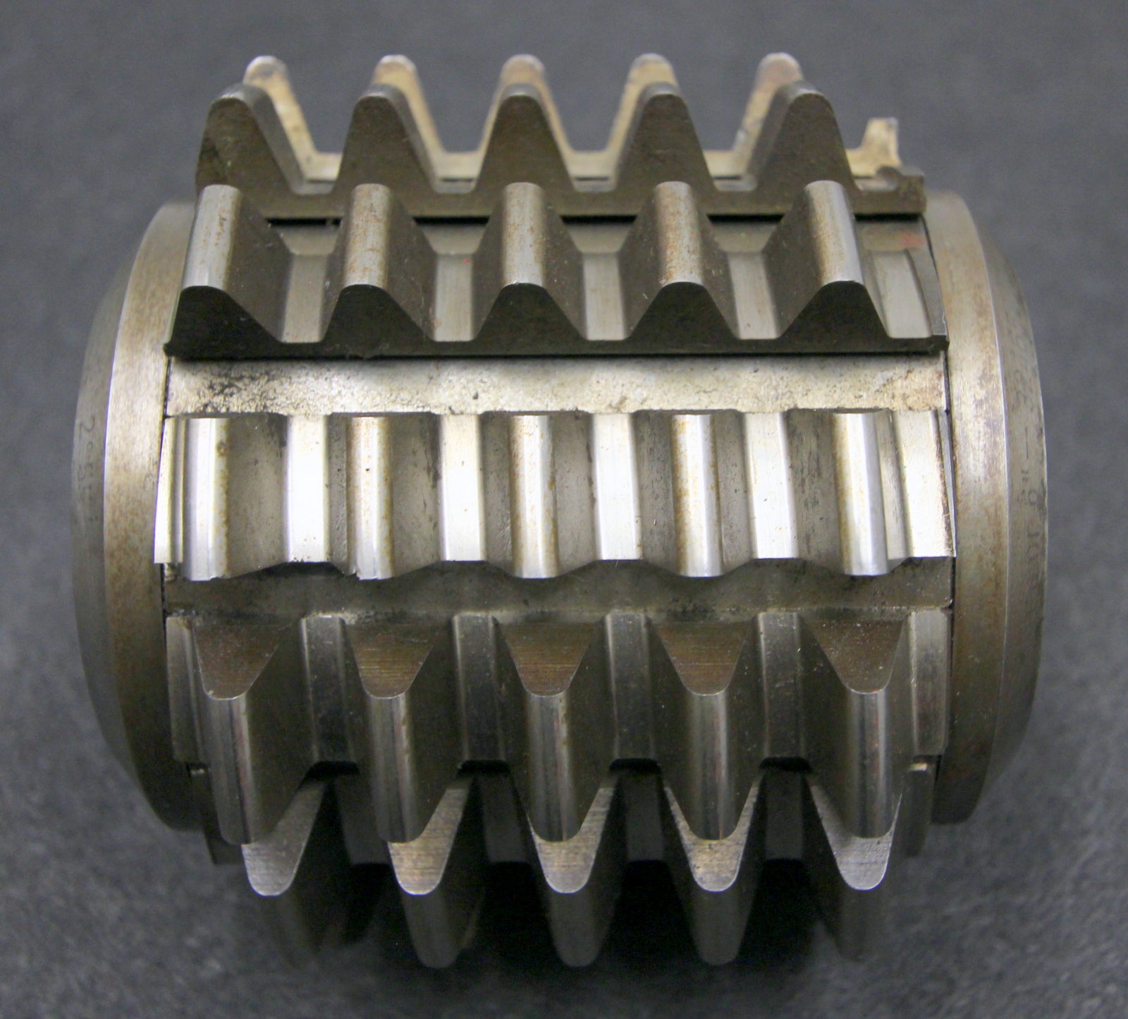 Bild des Artikels SAAZOR-Stollenwälzfräser-involute-spline-hob-Vorfräser-m-=-5mm-18°13´-EGW