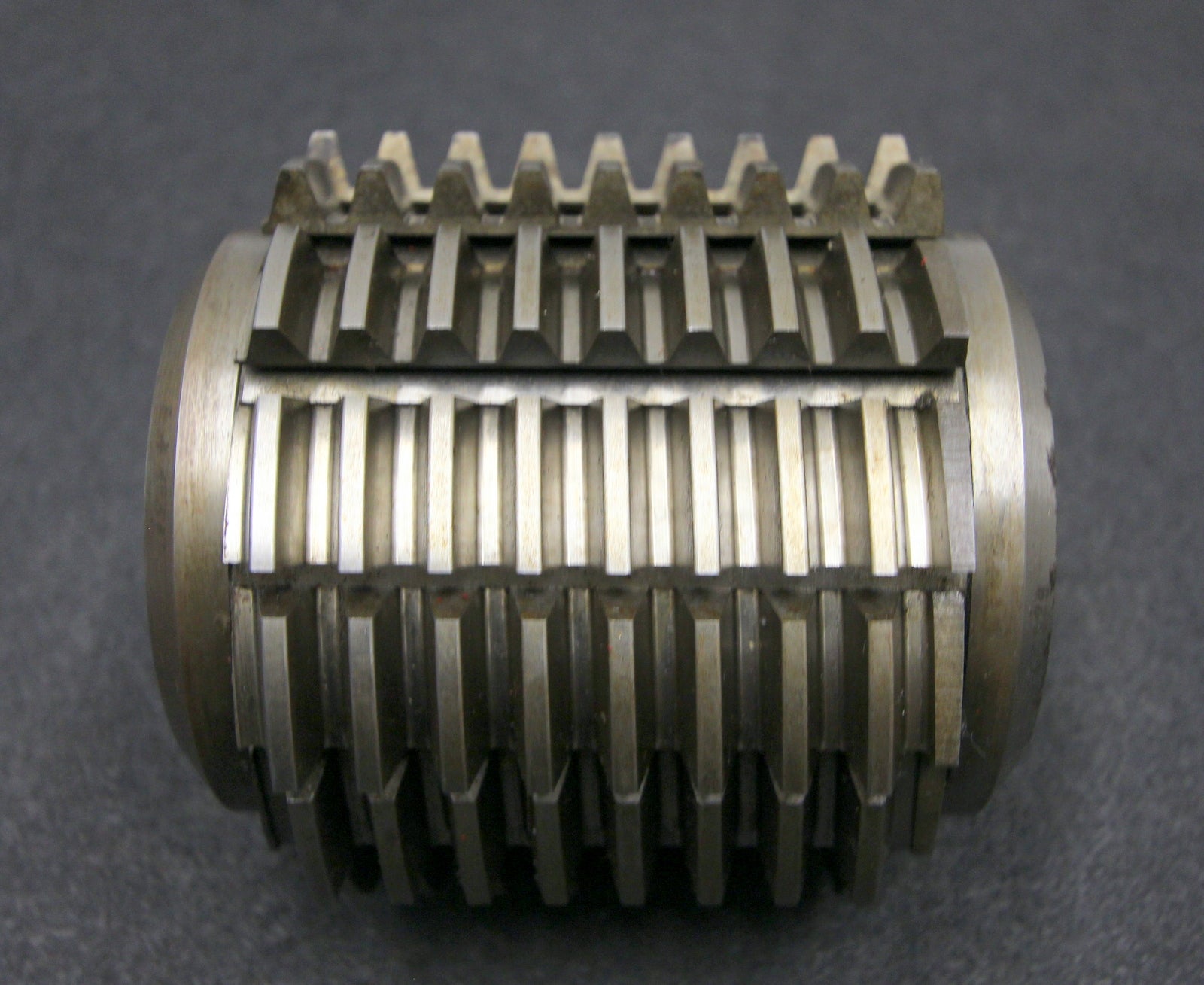 Bild des Artikels SAAZOR-Stollenwälzfräser-involute-spline-hob-Fertigfräser-m-=-3mm-16°-EGW-1gg.-R