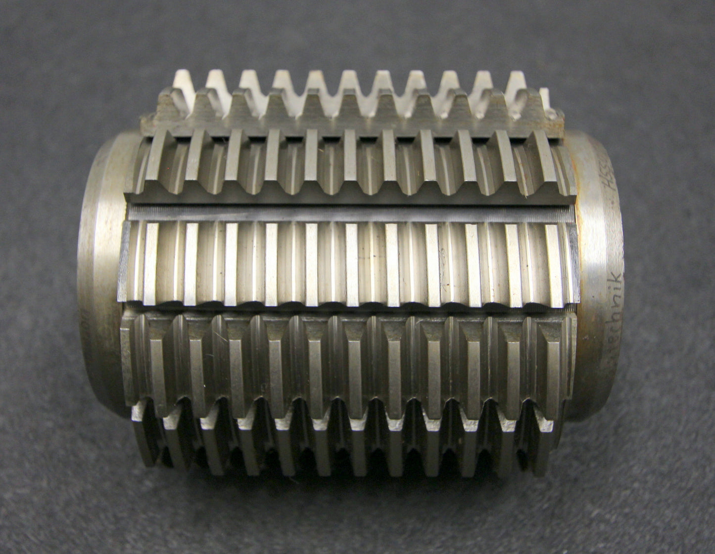 Bild des Artikels SAAZOR-Stollenwälzfräser-involute-spline-hob-m-=-2,4169mm-BP-I-nach-DIN3972