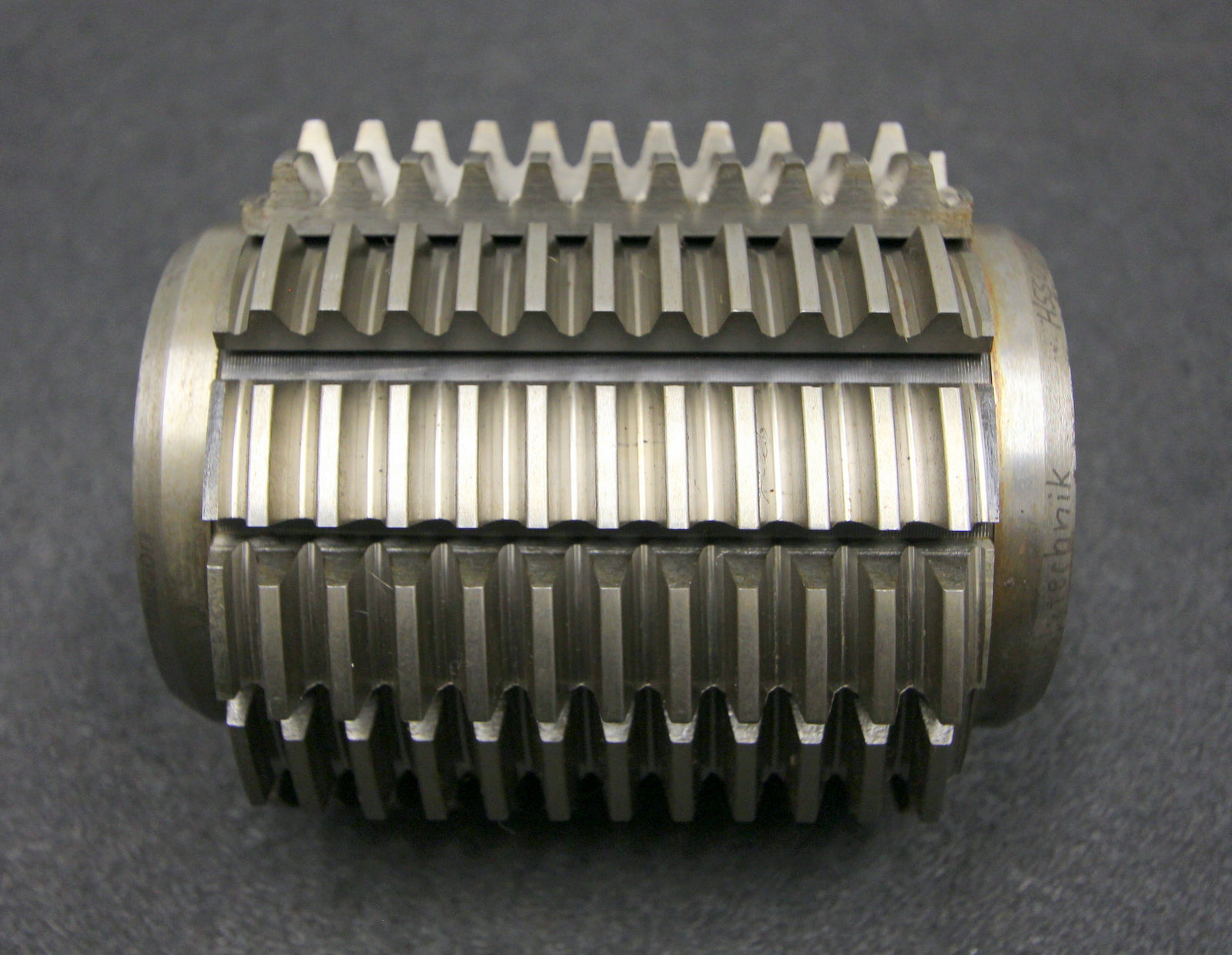 Bild des Artikels SAAZOR-Stollenwälzfräser-involute-spline-hob-m-=-2,4169mm-BP-I-nach-DIN3972