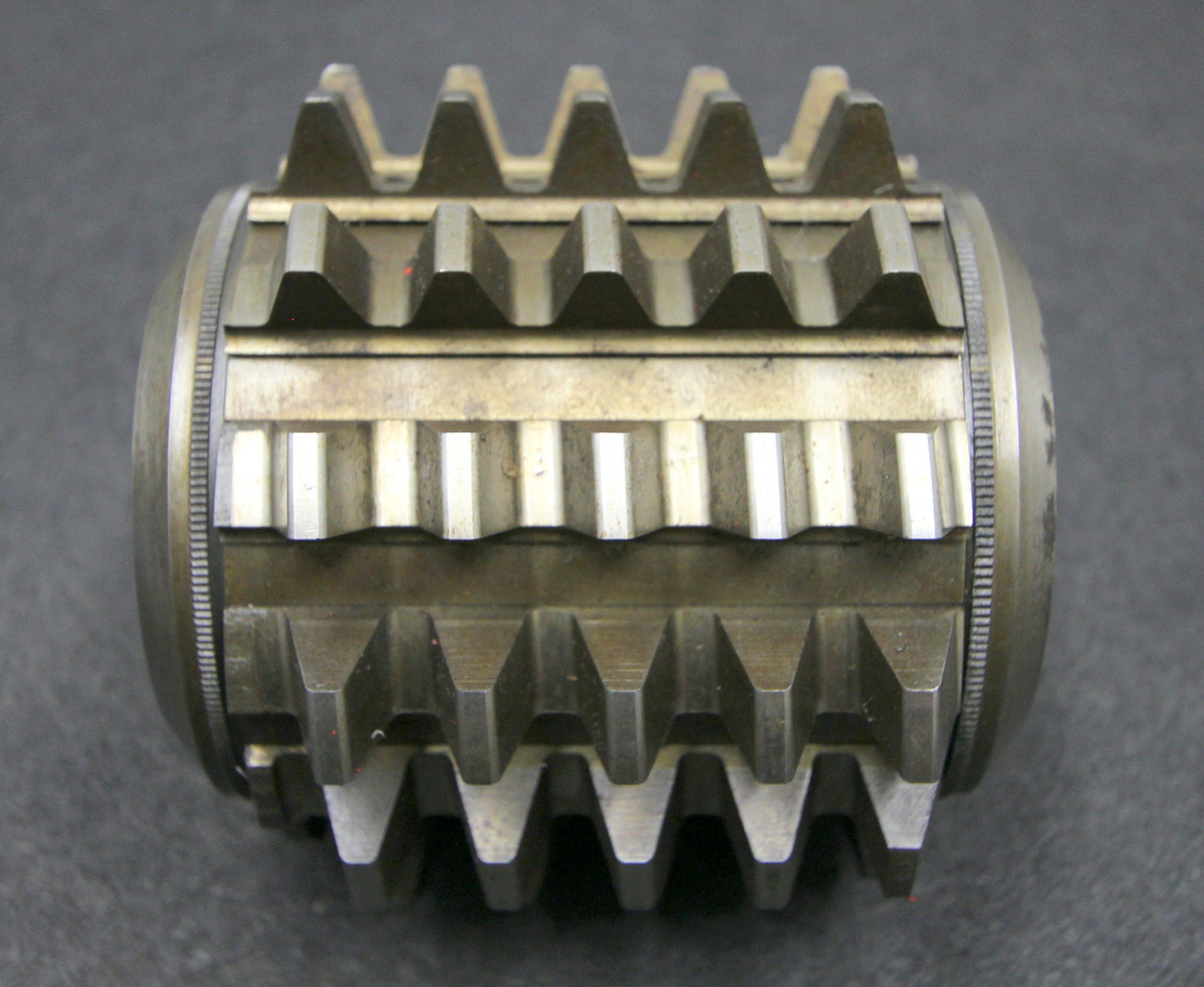 Bild des Artikels SAAZOR-Stollenwälzfräser-involute-spline-hob-m-=-5mm-18°13´-EGW-Ø105x105xØ32mm