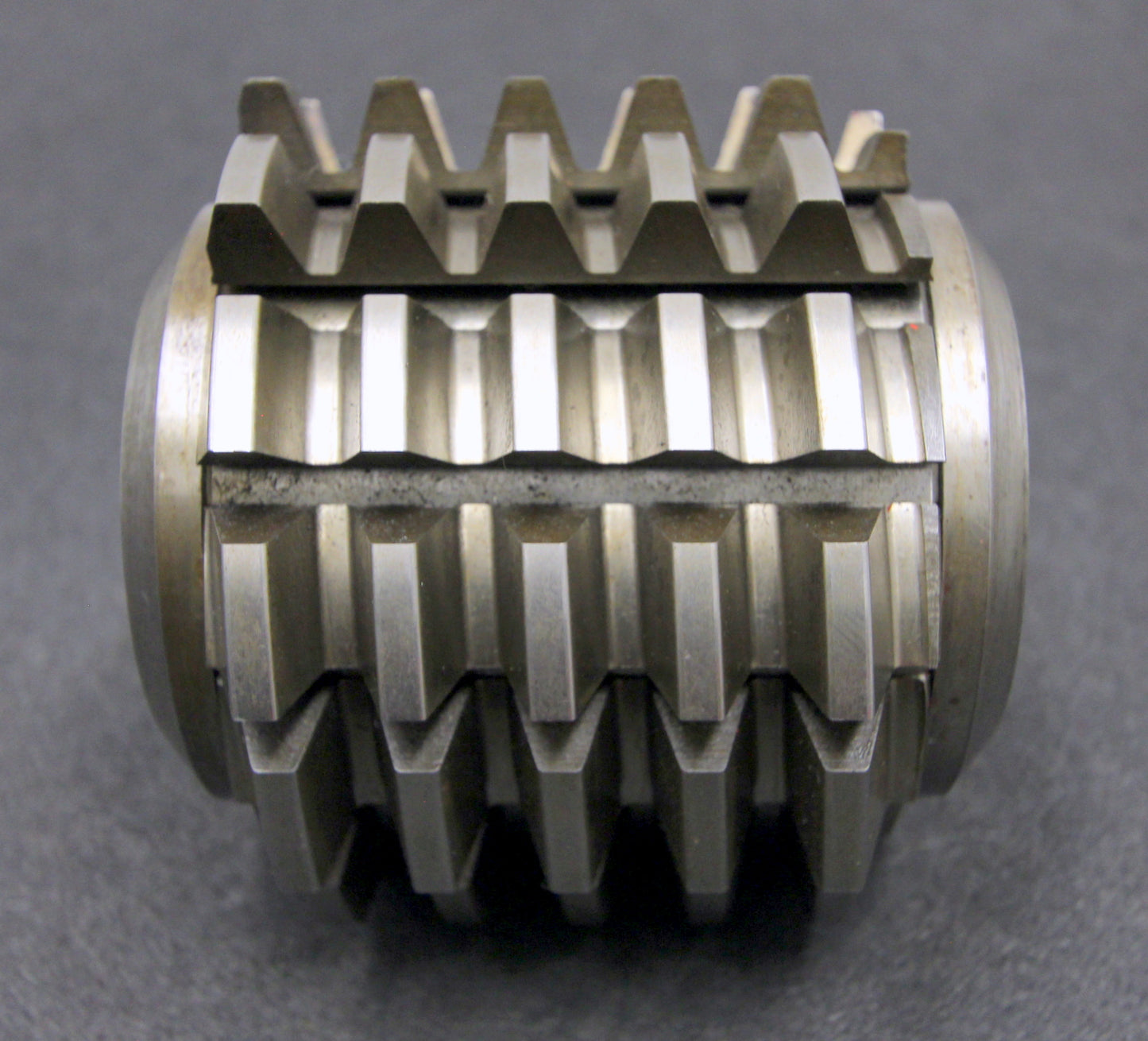 Bild des Artikels SAAZOR-Stollenwälzfräser-involute-spline-hob-Fertigfräser-m-=-5mm-18°13´-EGW