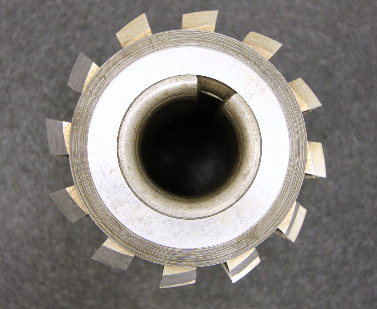 Bild des Artikels SAAZOR-Stollenwälzfräser-involute-spline-hob-m-=-2,5mm-15°-EGW-Ø90x100xØ32mm