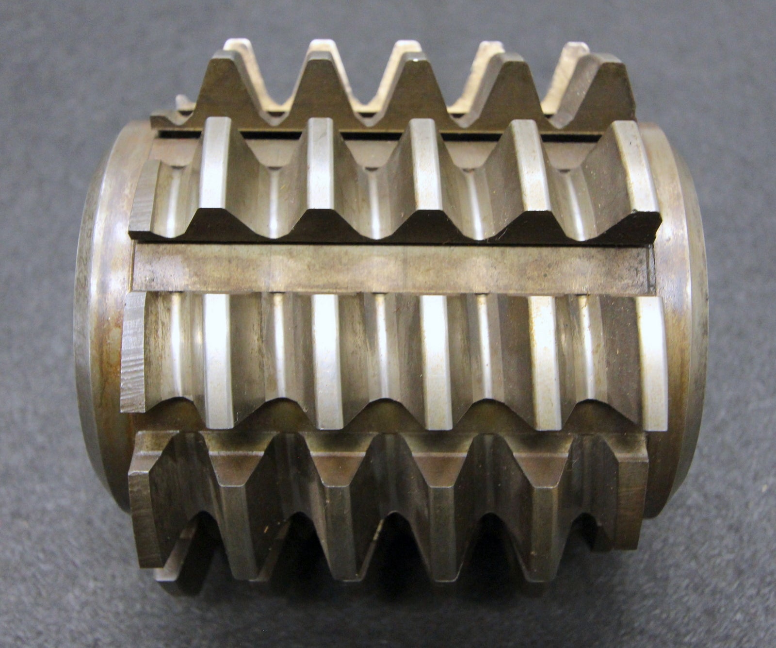 Bild des Artikels SAAZOR-Stollenwälzfräser-involute-spline-hob-Fertigfräser-m=6,5mm-Ø140x130xØ32mm