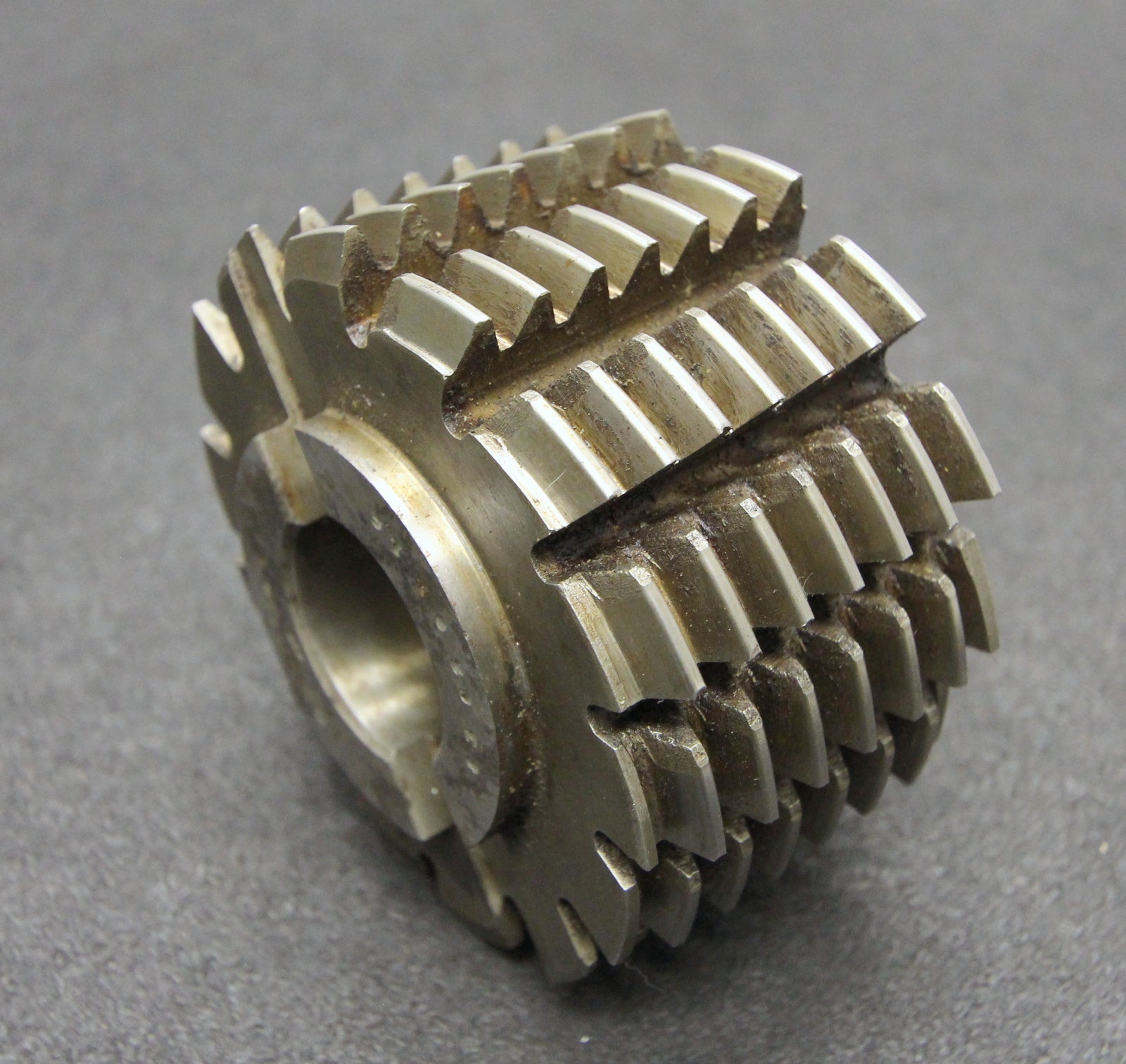 Bild des Artikels R.-STOCK-&-CO-Vollstahlwälzfräser-gear-hob-m-=-2,5mm-20°-EGW-Ø100x70xØ32mm