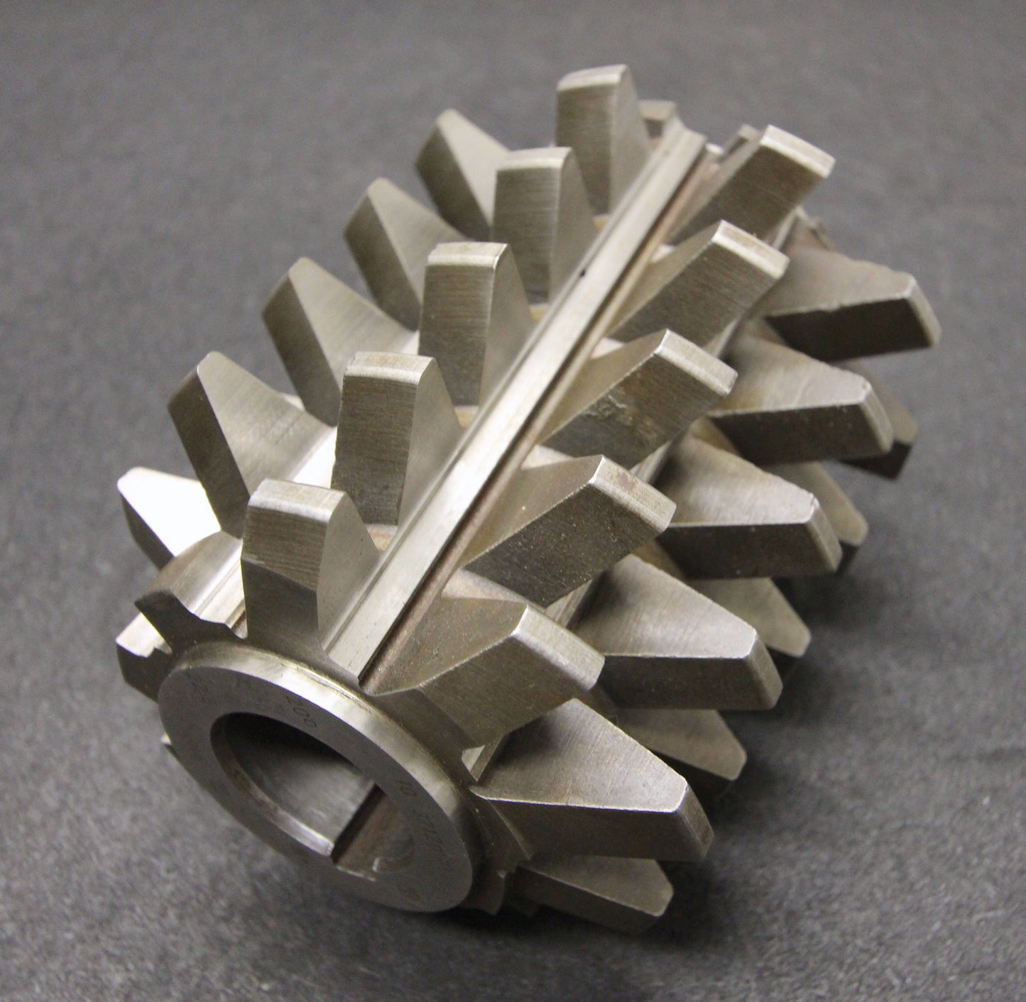 Bild des Artikels Vollstahlwälzfräser-gear-hob-m-=-10mm-BP-III-DIN3972-20°-EGW-Ø140x170xØ40mm