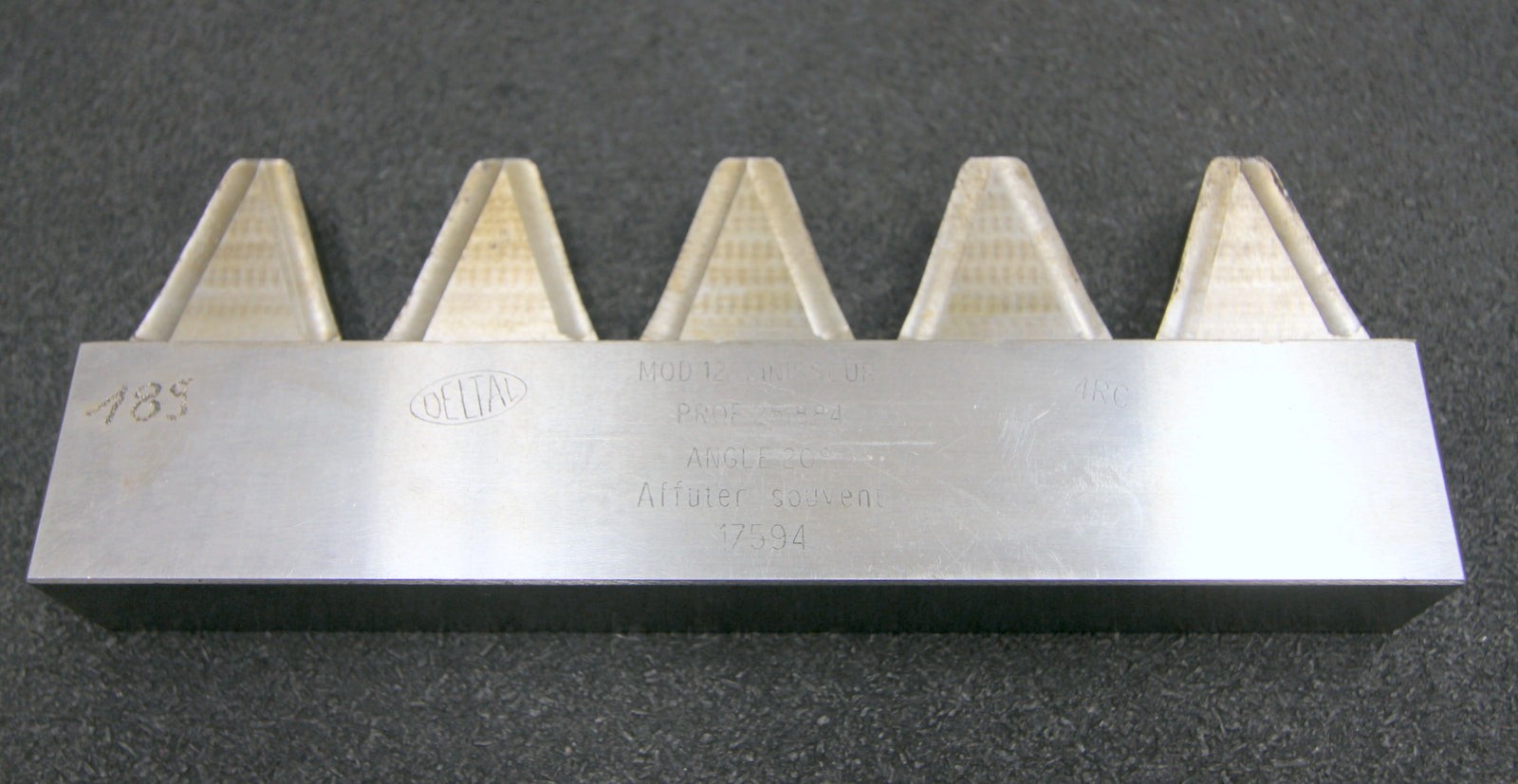 Bild des Artikels DELTAL-Hobelkamm-rack-cutter-für-MAAG-Wälzhobelmaschinen-Modul-12--185x25mm