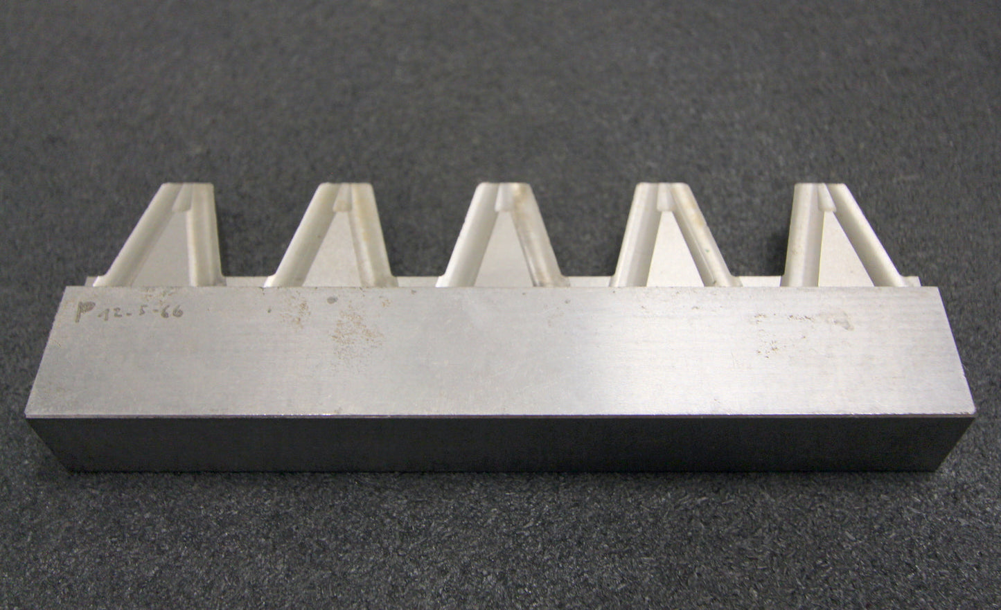 Bild des Artikels ROLLET-PARIS-Hobelkamm-rack-cutter-für-MAAG-Wälzhobelmaschinen-m=-12,1276-14°30