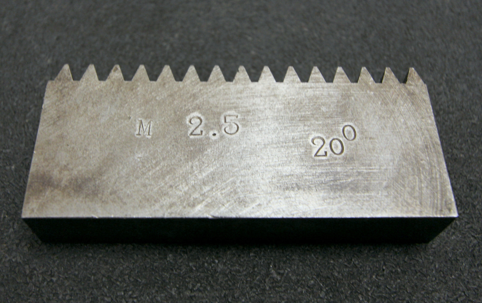 Bild des Artikels Hobelkamm-rack-cutter-für-MAAG-Wälzhobelmaschinen-m=-2,5-EGW-20°-118x22mm-Z=15