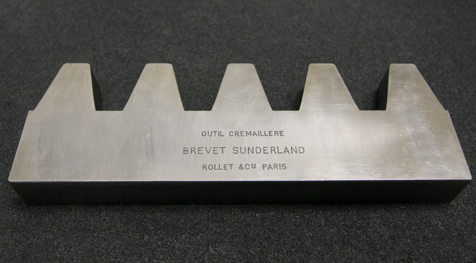 Bild des Artikels ROLLET-PARIS-Hobelkamm-rack-cutter-für-MAAG-Wälzhobelmaschinen-m=-14-EGW-29°